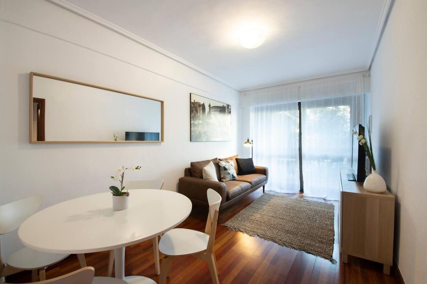 Apartamento Agradable Con Parking En Gros San Sebastian Exterior photo